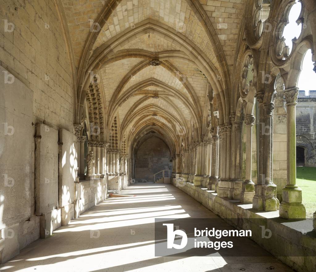 Cathedral (Cathédrale Notre-Dame). The cloister.
