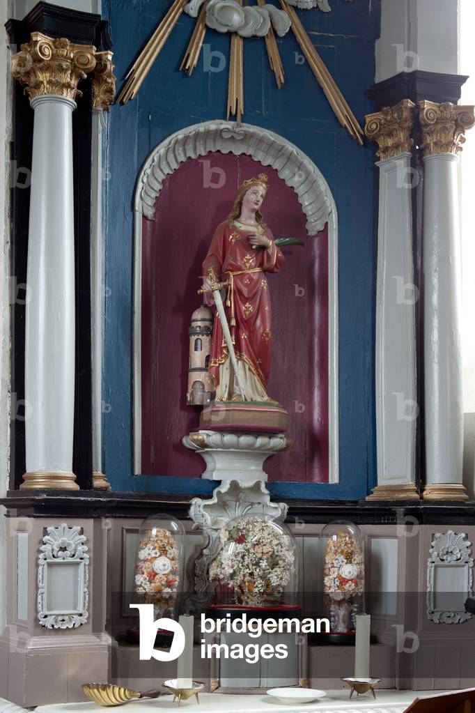 Paulatem, Parochiekerk Sint-Gangulfus. Interior. Altar left. Detail.