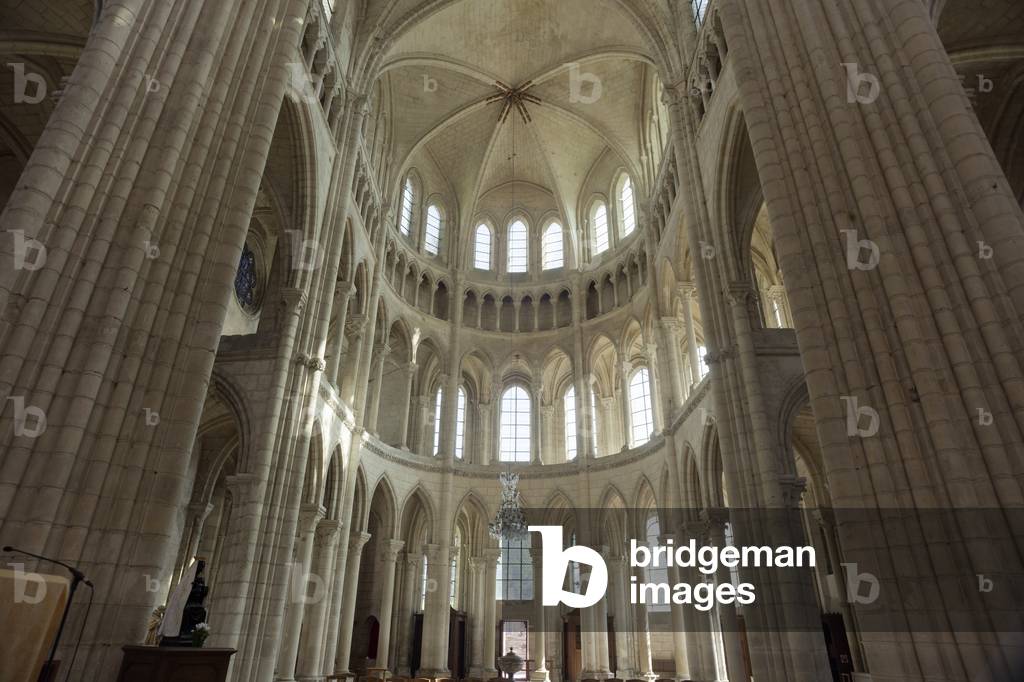 Cathedral (Basilique-cathédrale Saint-Gervais-et-Saint-Protais). Interior. The choir. 13th century.