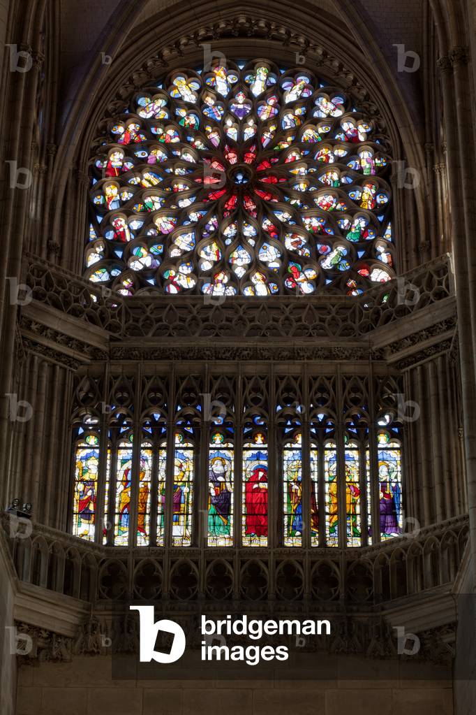 Interior. North crossing. The stained glasses., Cathédrale Notre-Dame, Eure, Normandie, France