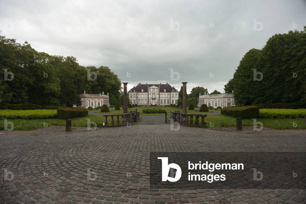 Palace (Château d'Attre). Exterieor view. 1752.