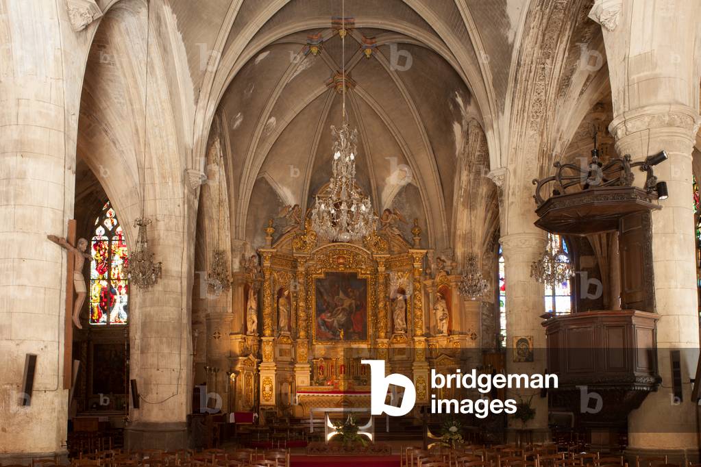 Parish church (L'église Saint-Martin). The nave.