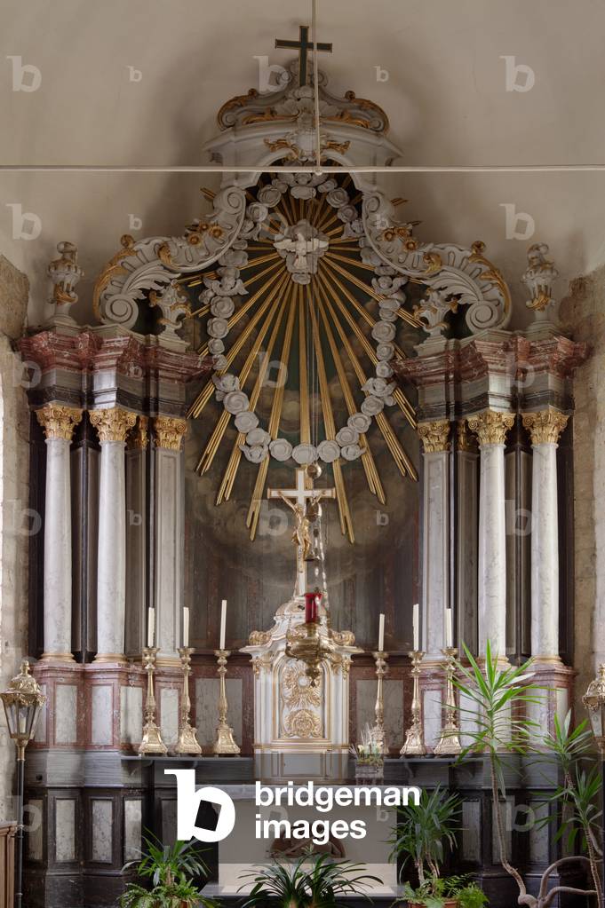 Paulatem, Parochiekerk Sint-Gangulfus. Interior. The main altar.