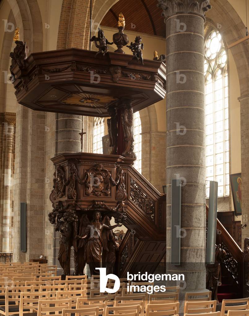 Parish church (Sint-Pieterskerk). Interior. The pulpit.