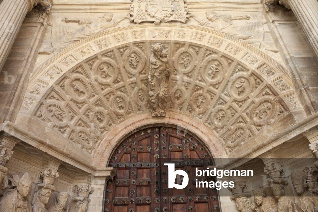 Cathedral Catedral de Nuestra Señora de la Huerta. Exterior. The north portal. Juan de Talavera. Detail. The voussoir. Late baroque.