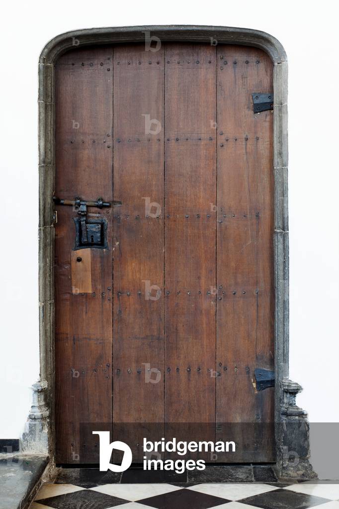 Church (Eglise Saint-Martin). Interior. The choir. A  door.