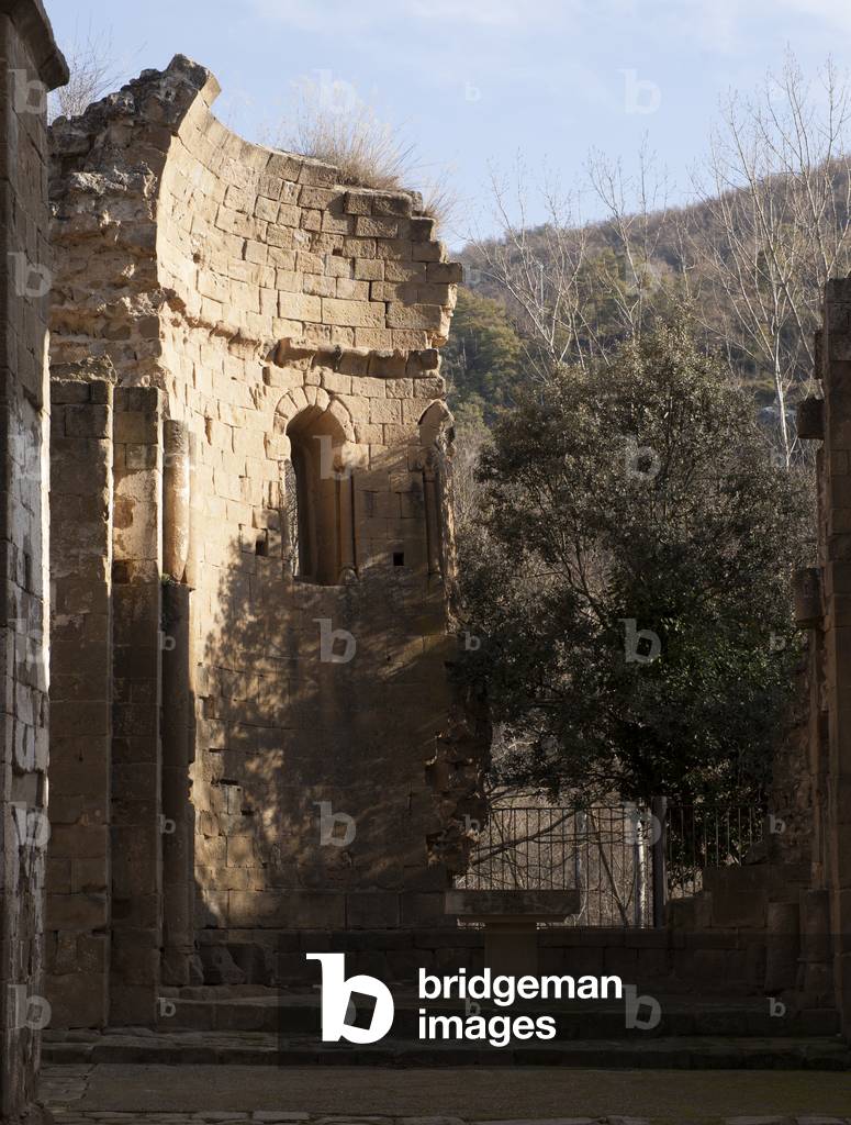 Monastery (Santa Maria de Gualter). The church. Ruins. The choir. 12th century.