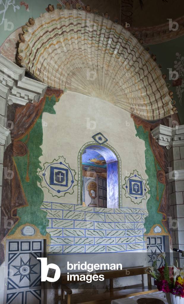 Parish church (Església de la Mare de Déu de Solers). Interior. The crossing. Wall paintings.