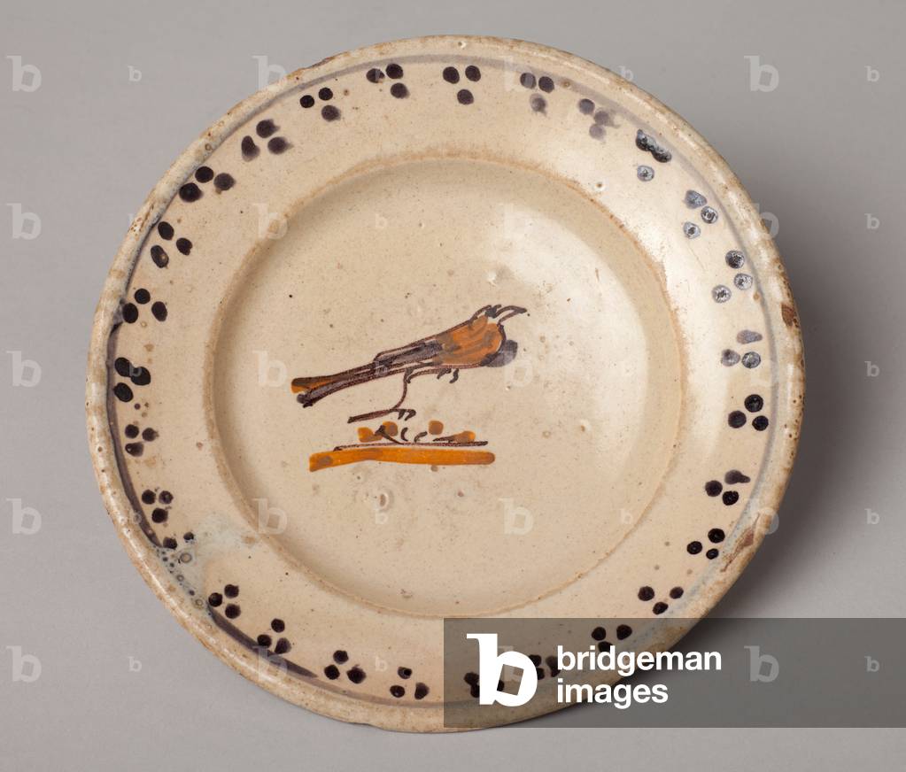 A dish. Ceramic work. Polychrome decoration. End 18th - begin 19th century. Museum inventory no: 1290.1.