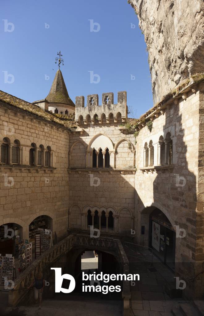 The upper square (Plateau Saint-Michel).