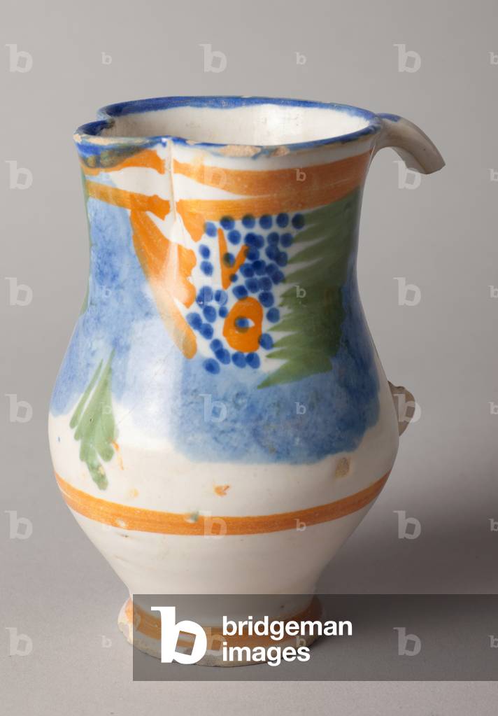 Museum Museu Comarcal de Cervera. Collections. Jar. Polychromed earthenware. Manises. 19th century. Museum inventory no: 220.