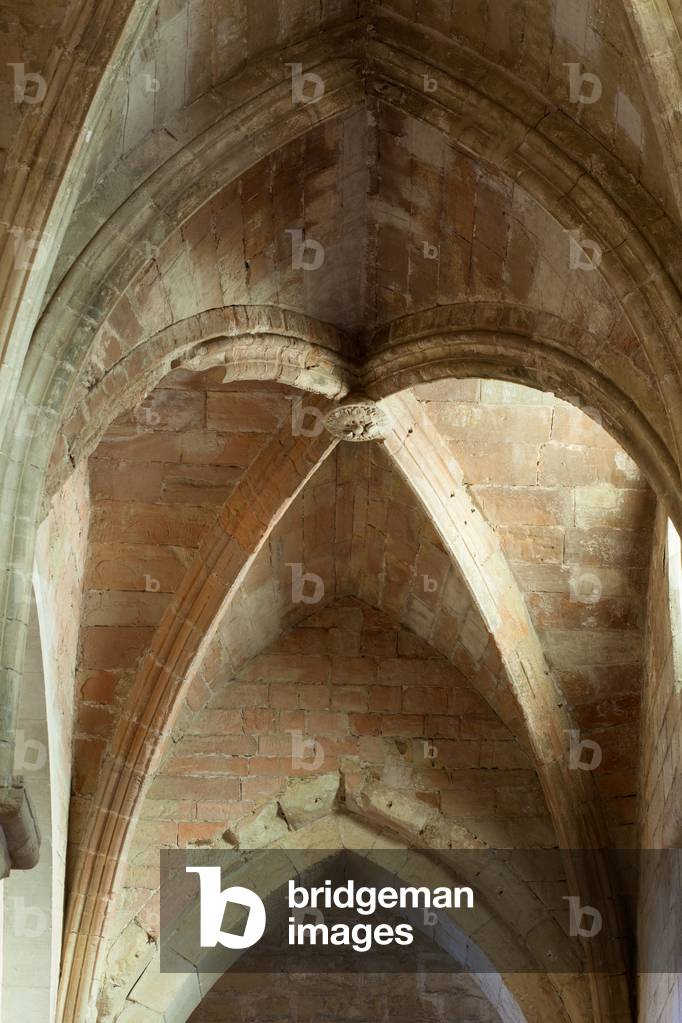 Monastery (Monestir de Poblet). The church. Interior. North aisle. The vaults.