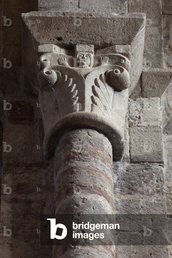 Church Església de Santa Maria de Covet. Interior.The nave. A capital.  Romanesque. 12th century.