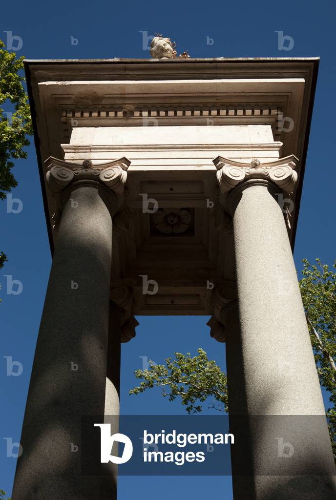 The prince’s garden (Jardín del Principe). The entrance gate.