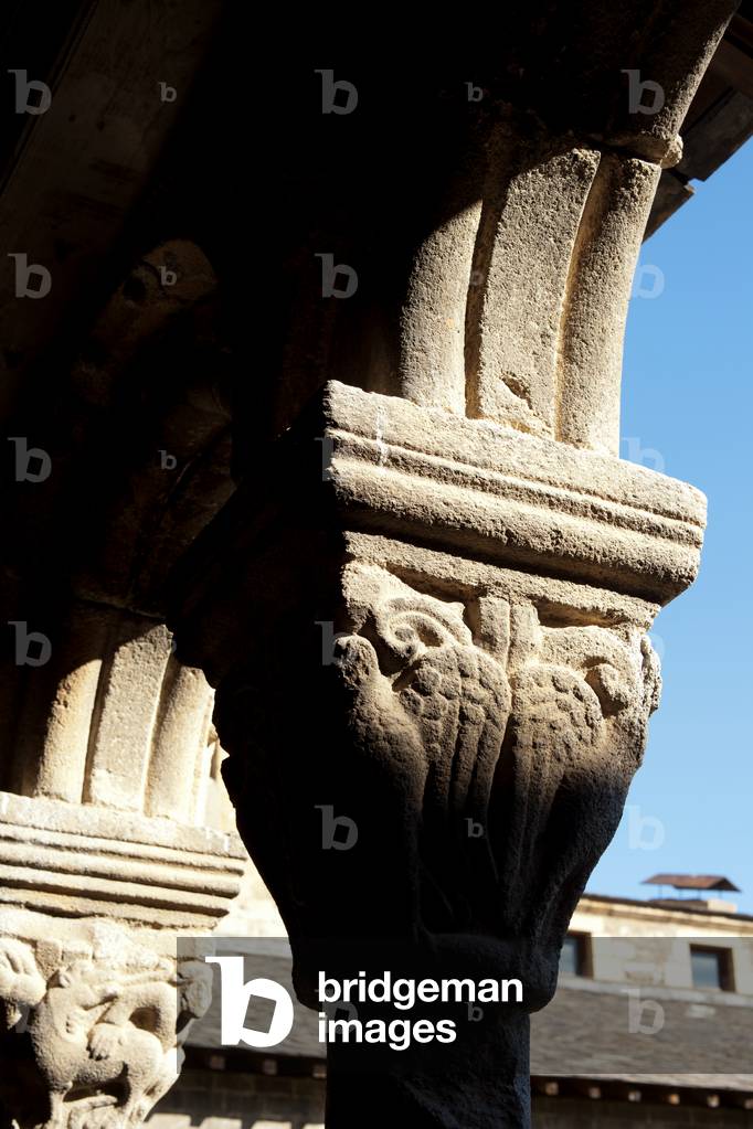 Cathedral. The cloister. A capital. Romanesque. 12th century.