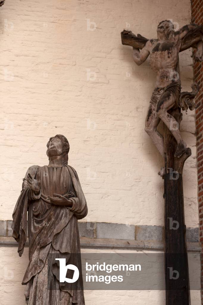 Church (Eglise Saint-Martin). Exterior. A Calvary. 16th century.