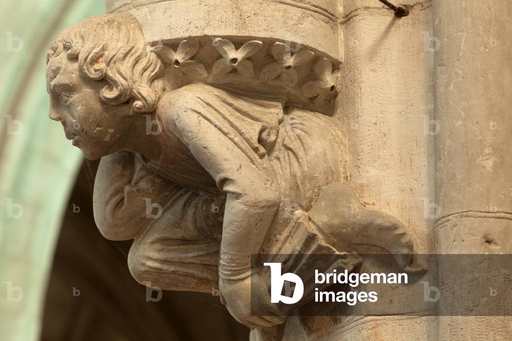 Church (Église Saint-Sauveur du Petit-Andely). Interior. The choir. A corbel.