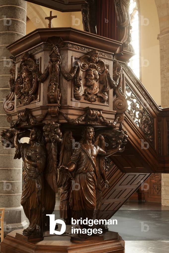 Parish church (Sint-Pieterskerk). Interior. The pulpit.
