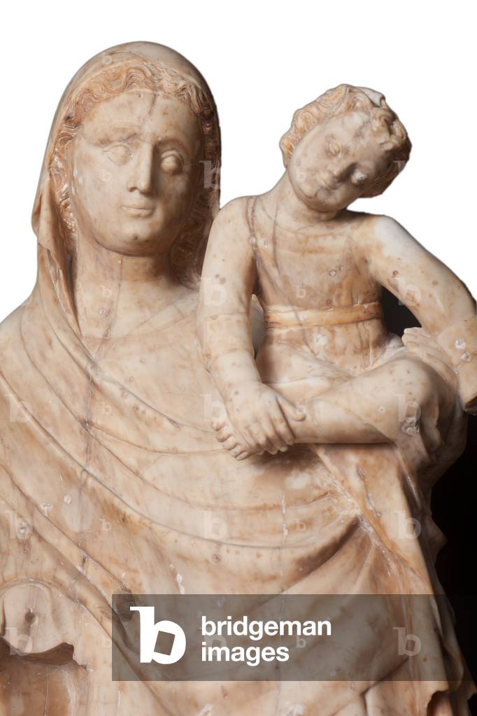 Museum Museu Comarcal de l'Urgell. Statue. Madonna with Child. Alabaster. Detail: bust. Origin church Santa Maria de Tàrrega. 91cmx33,8x24,4cm. 3rd quart of 14th century. Museum ref MCUT 4649. In deposit of the parish parròquia de Santa Maria de l'Alba de Tàrrega.