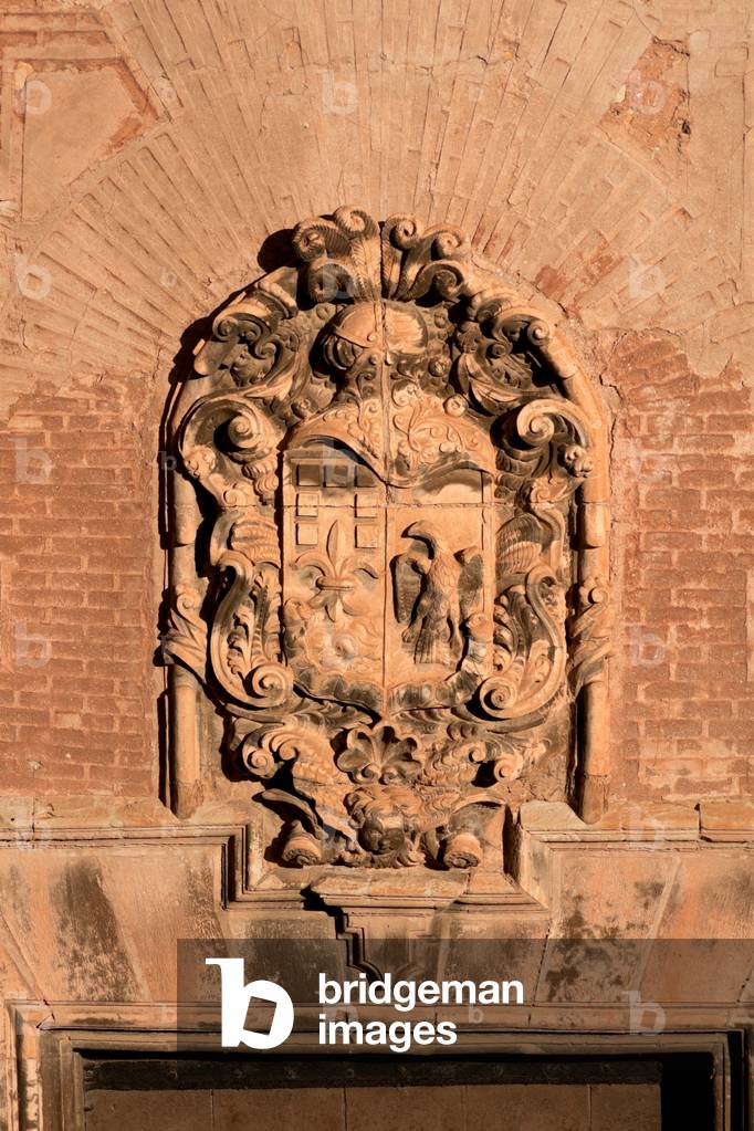 Calle de la catedral. Palace de los Monterde (Casa Palacio de los Monterde). Exterior. Entrance. Escutcheon.