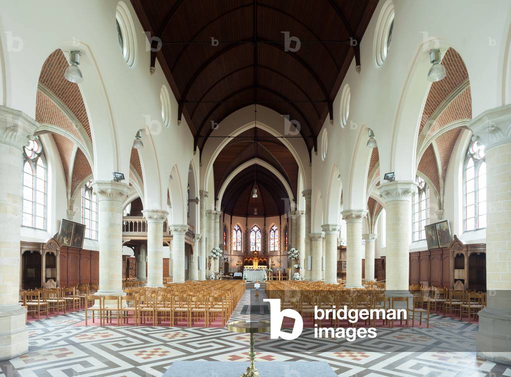 Parish church (Parochiekerk Sint-Martinus). Interior. The nave.