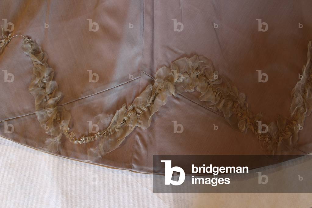 Mme Darsonval, Paris, 1897-99 (wool, silk & lace)