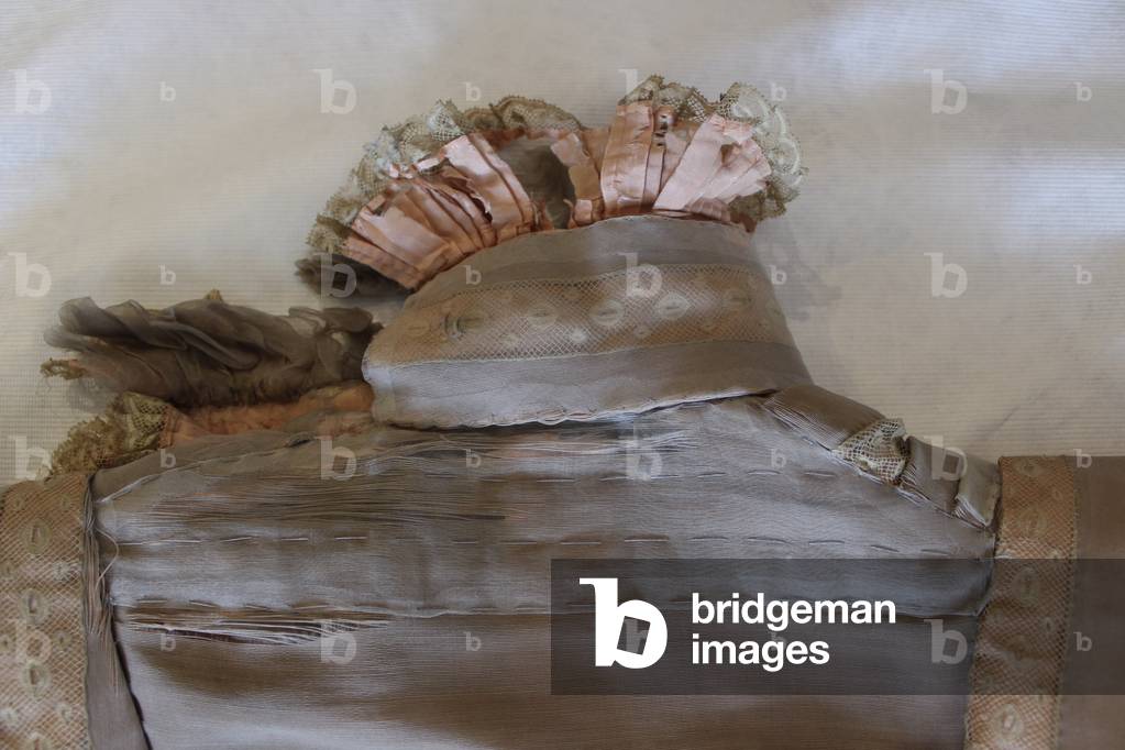 Mme Darsonval, Paris, 1897-99 (wool, silk & lace)