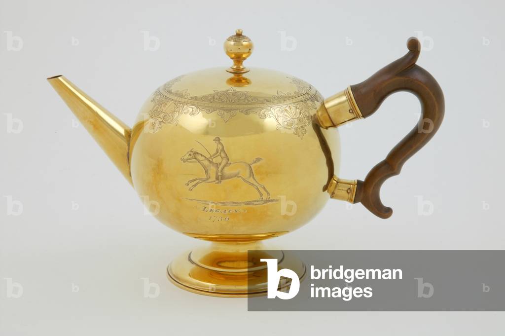 Teapot, 1736 (gold & wood)