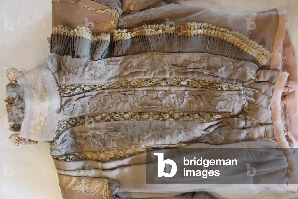 Mme Darsonval, Paris, 1897-99 (wool, silk & lace)