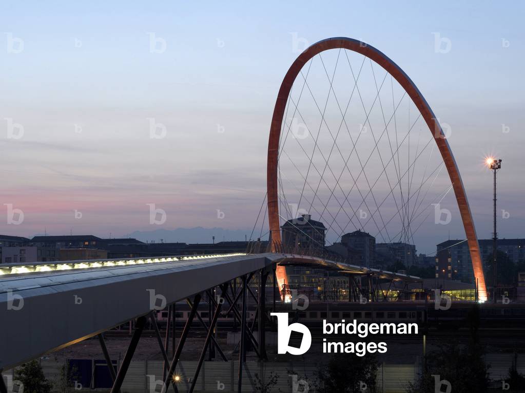 Gateway to Turin, Italy. Architecture by Hugh Dutton, 2005 (photo)