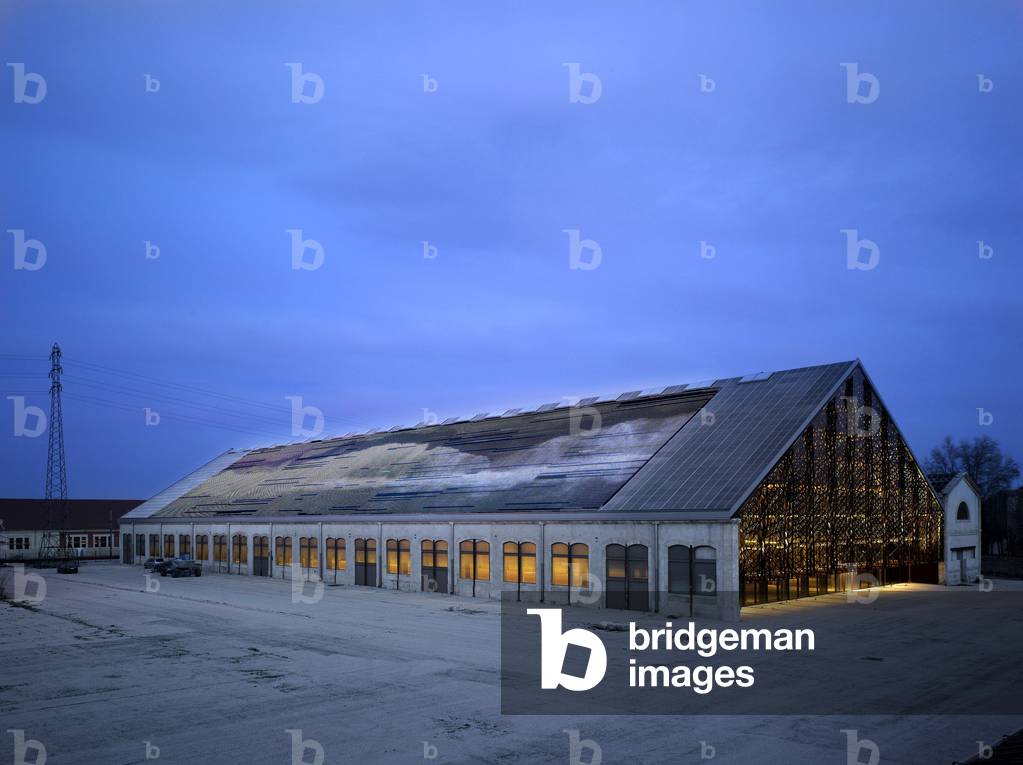 La Grande Halle, rehabilitation of a boilermaker SNCF in Arles (Bouches du Rhone). Architects Alain Moatti and Henri Riviere, 2007.