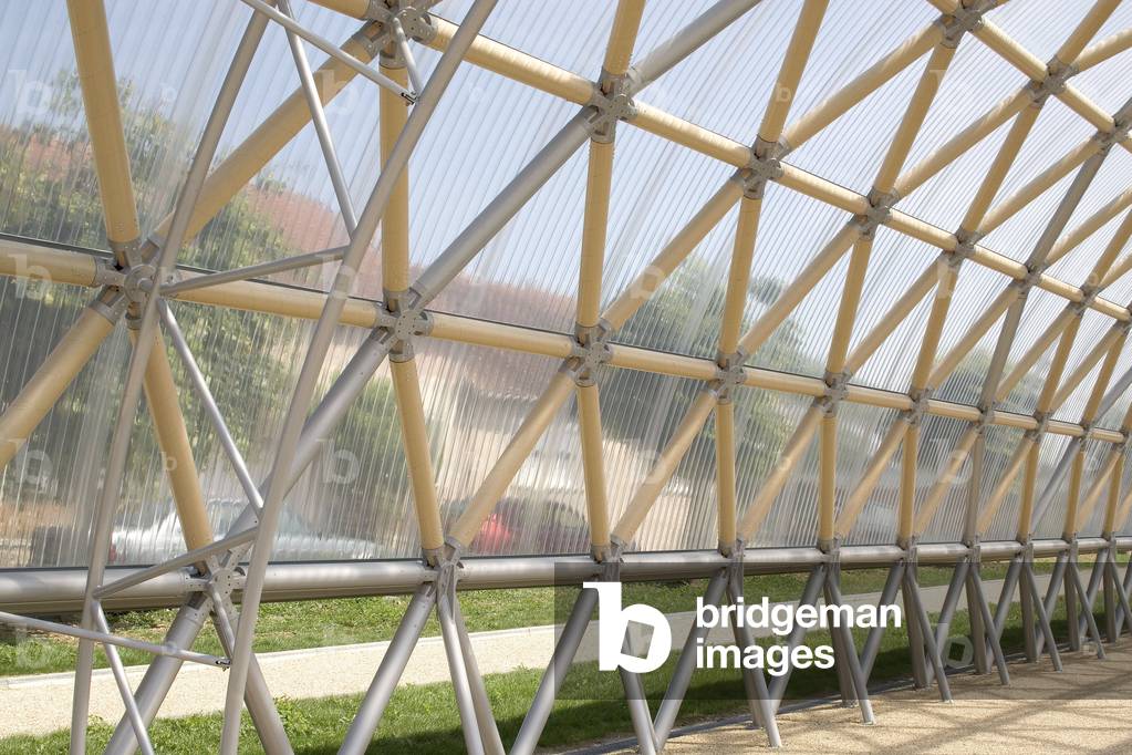 La Halle du Toueur, Canal de Bourgogne to Pouilly in Auxois (Cote d'Or). Architects Shigeru Ban and Jean de Gastines, 2000-2005. Photography 06/06/05.