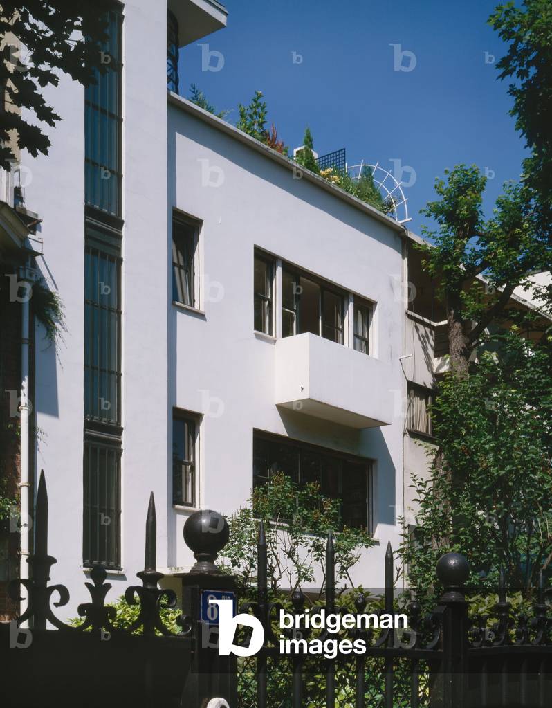 Hotel particulier, 8 bis rue Denfert Rochereau in Boulogne Billancourt (Hauts de Seine). Architect 1926, Robert Mallet Stevens (1886-1945).
