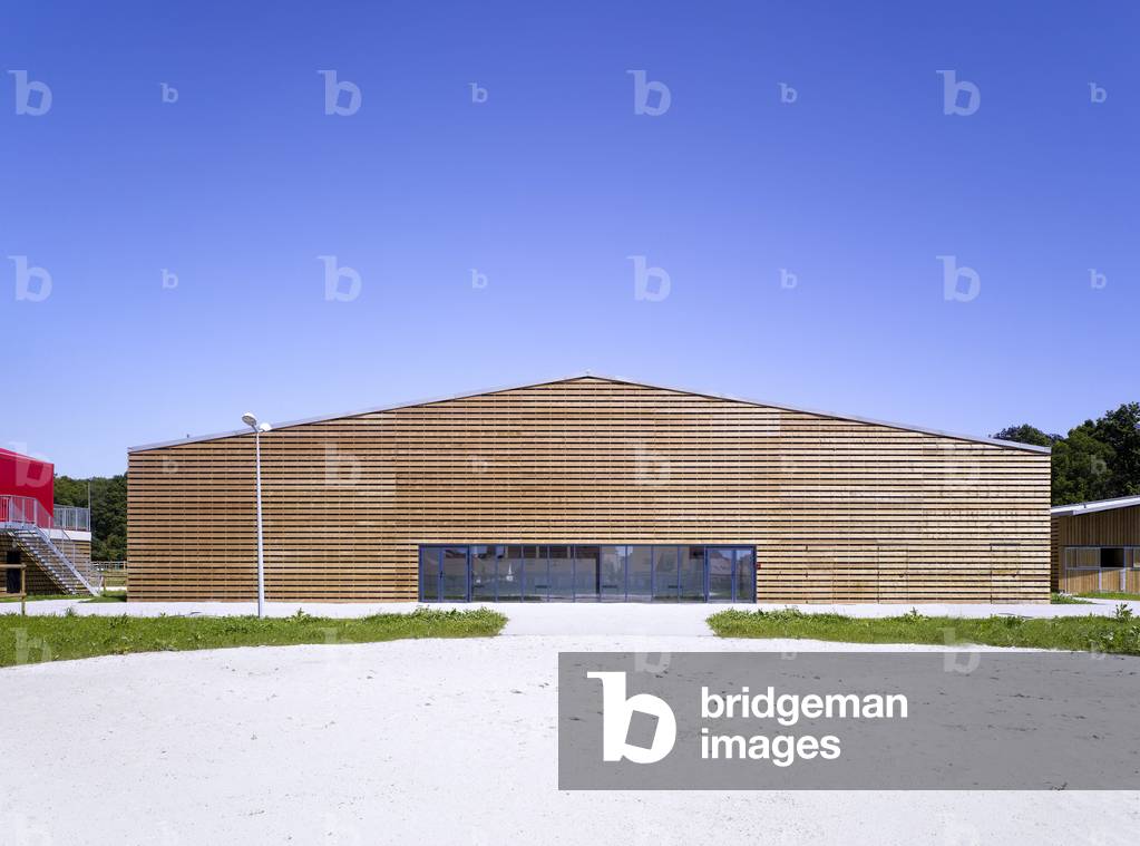 The equestrian center on the Croix-Bonnet ZAC in Bois d'Arcy in Yvelines, Ile de France (Ile-De-France), France. Architecture 2009 of B+C Architects (Giovanni Bellaviti and Dino Constantin Coursaris). Photography 01/06/09