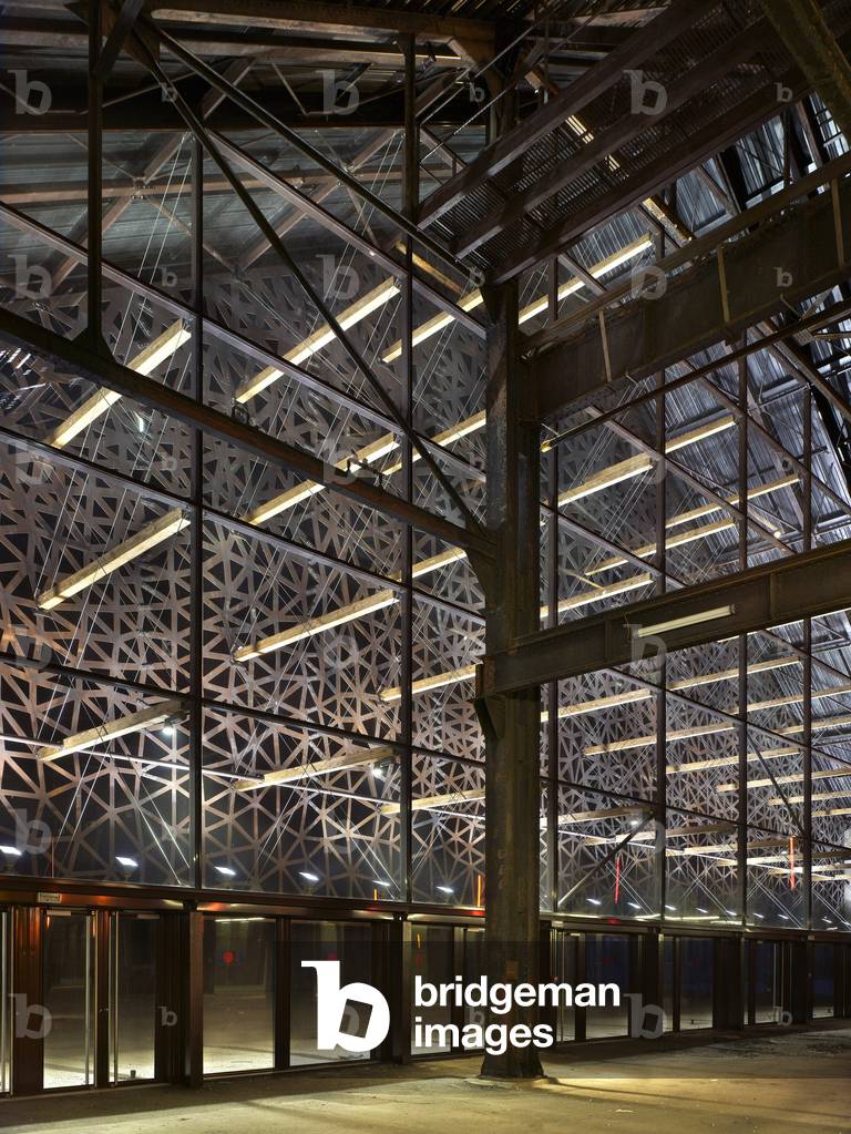 La Grande Halle, rehabilitation of a boilermaker SNCF in Arles (Bouches du Rhone). Architects Alain Moatti and Henri Riviere, 2007.