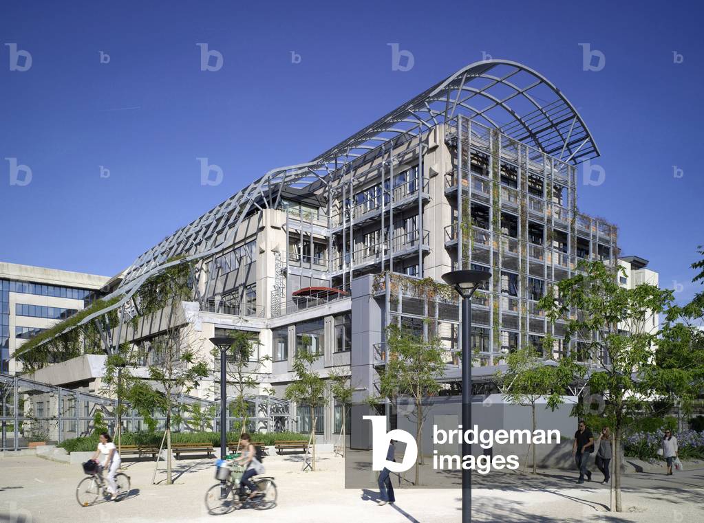 Biopark, district Massena Bruneseau a Paris Biopark - (Bureaux - Square), Paris 13. Architecture of Valode & Pistre architects, 2006-2007. Paris Biopark is the first industrial hotel dedicated to biotechnology companies.
