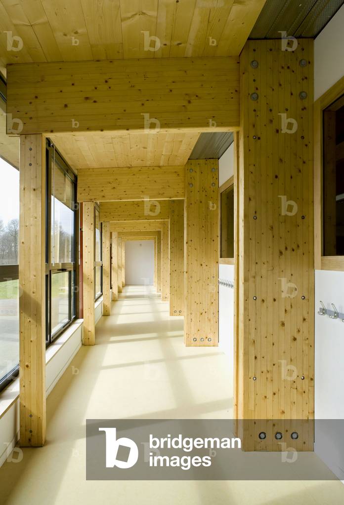 The school of Hallue in Saint-Gratien (Somme). Architects Nathalie Hebert and Pierre Louis Fossard, 2006.