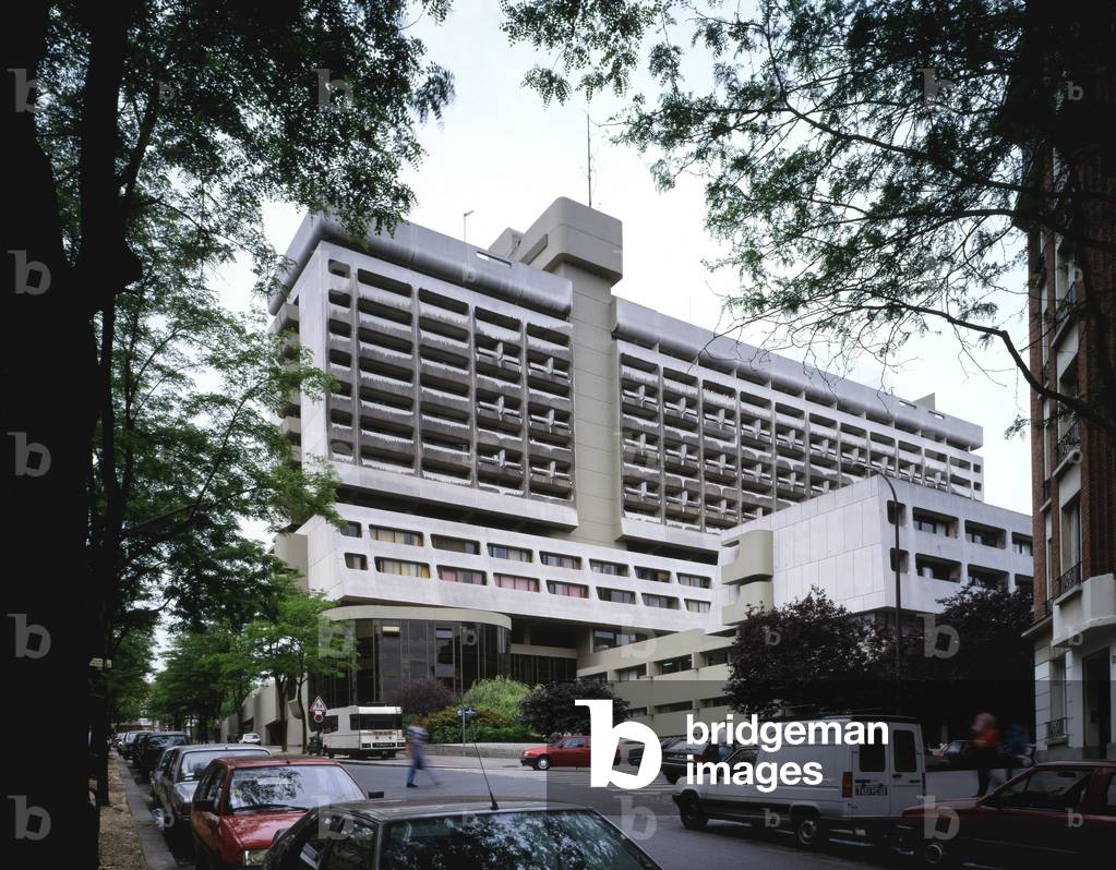 Fire station, avenue Massena a Paris 75013. 1971, architect Jean Willerwal.