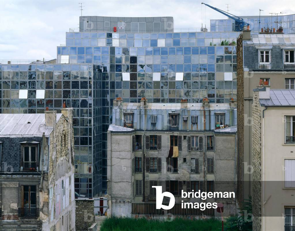 Urban dichotomy in Levallois Perret (Hauts de Seine).