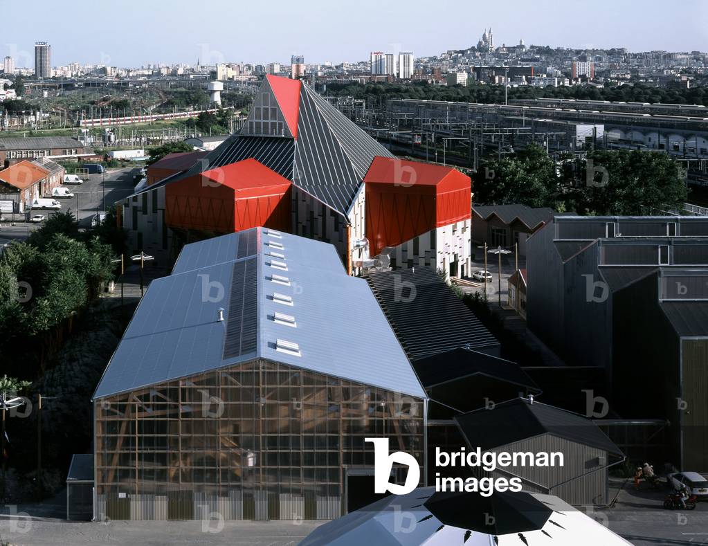 The Academy Fratellini in Saint-Denis, Seine Saint Denis (Seine-Saint-Denis), Ile de France (Ile-De-France). Architecture by Patrick Bouchain, 2003. Photography 2003