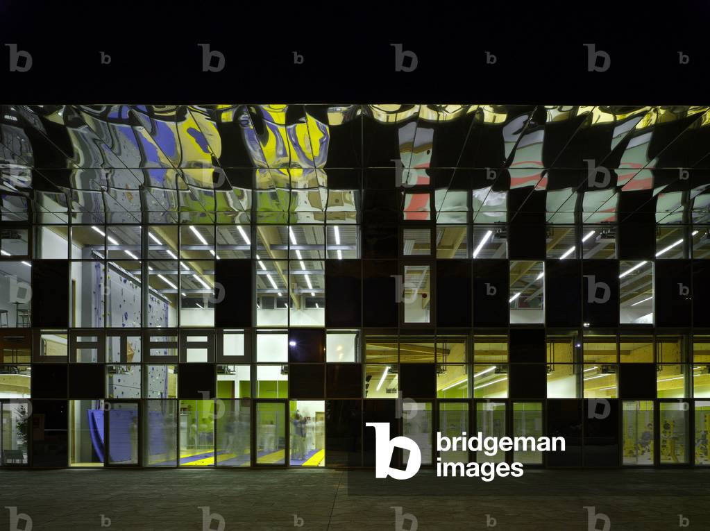 Le Pole Jeunesse, Sports and Culture “” Le Plateau””, 74 rue Anatole France, Grenoble, Isere, Rhone Alpes (Rhone-Alpes), France. Architecture of Nicolas C Guillot with Radiu Molnar and Pascal Pinccinato, 2006-2008. Photography 10/06/08