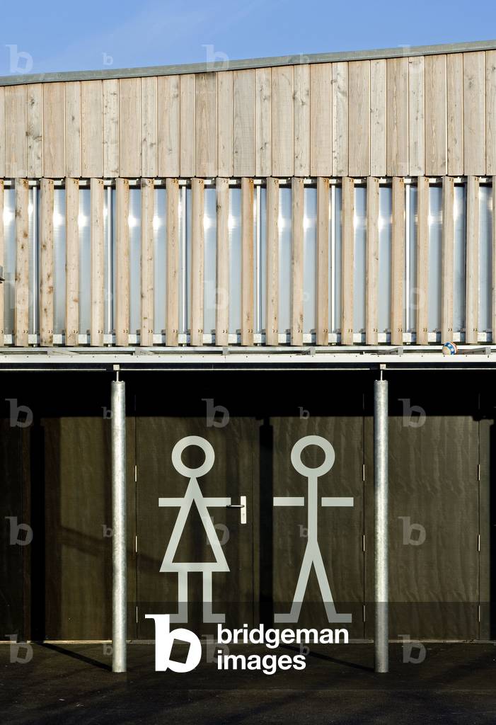 The school of Hallue in Saint-Gratien (Somme). Architects Nathalie Hebert and Pierre Louis Fossard, 2006.