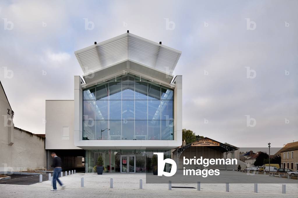 The media theque of Auneau en Eure et Loir, space Dagron. Architects Patrick Mauger, Antonio Belvedere, Leotorio Berellini, 2009.