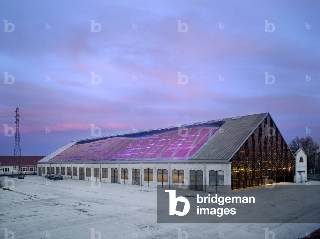 La Grande Halle, rehabilitation of a boilermaker SNCF in Arles (Bouches du Rhone). Architects Alain Moatti and Henri Riviere, 2007.