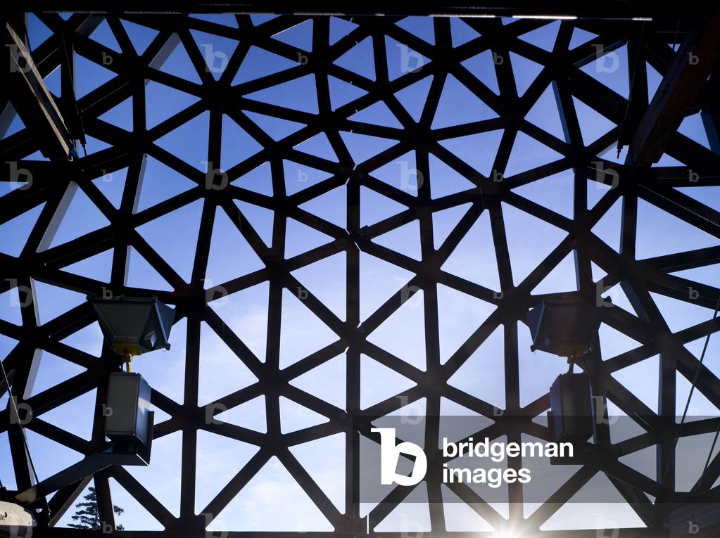 La Grande Halle, rehabilitation of a boilermaker SNCF in Arles (Bouches du Rhone). Architects Alain Moatti and Henri Riviere, 2007.