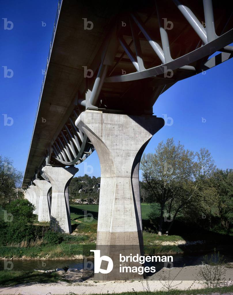 The TGV viaduct of Roquefavour, Bouches-du-Rhone (Bouches Du Rhone), Provence Alpes Cote d'Azur (Provence-Alpes Cote d'Azur), France. Architecture by Bruno Gaudin, 2000.