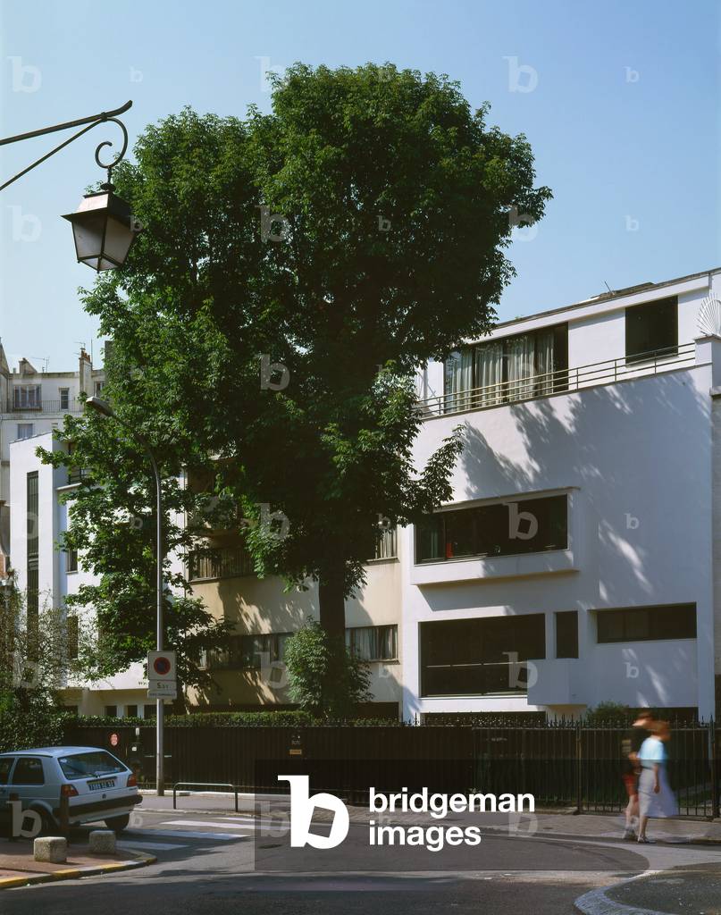 Hotel particulier, 8 bis rue Denfert Rochereau in Boulogne Billancourt (Hauts de Seine). Architect 1926, Robert Mallet Stevens (1886-1945).