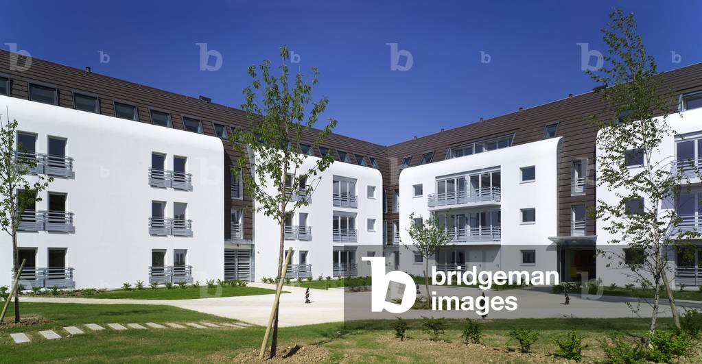 Social housing in Limmeil Brevannes (Val de Marne). Architect Arc.Ame architecture, 2008. Photography 13/04/08.