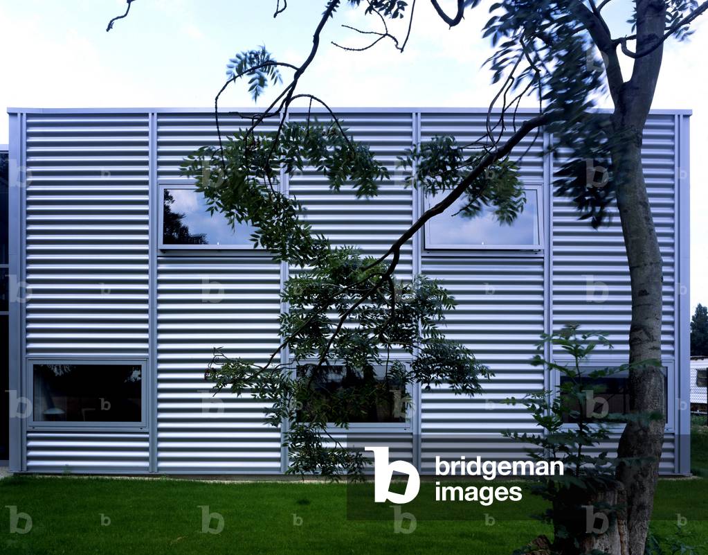 Office building in Tremblay (Seine Saint Denis). Architects Giovanni Bellaviti and Dino Coursaris, 2001. Photography 2001.