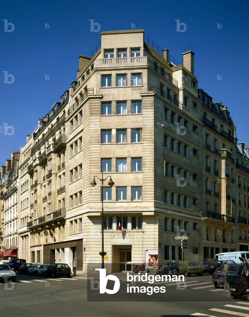 Corner building between rue Lafayette and rue Louis Blanc, Paris 10th. Photography 1990.
